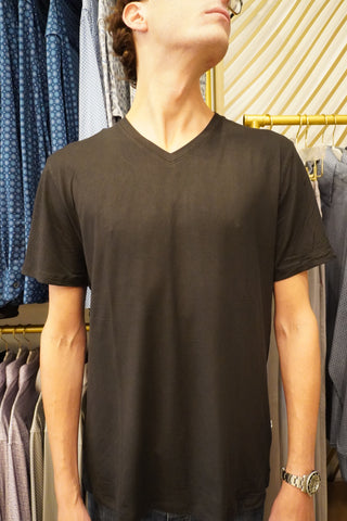 Core™ V-Neck Tee (Black)